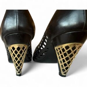 Vintage 80’s Mario Valentino black leather cut out pumps w/ gold metal heels 7